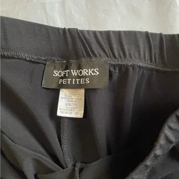 π SoftWork Petites Black Dress Pants! Womanβs Size XS π - Picture 3 of 4